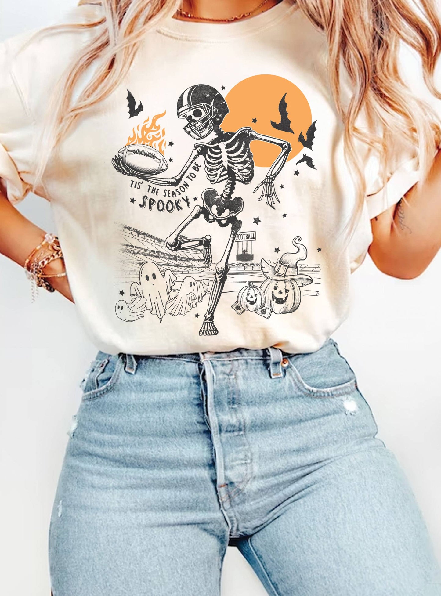SPOOKY SKELETON FOOTBALL GRAPHIC T-SHIRT