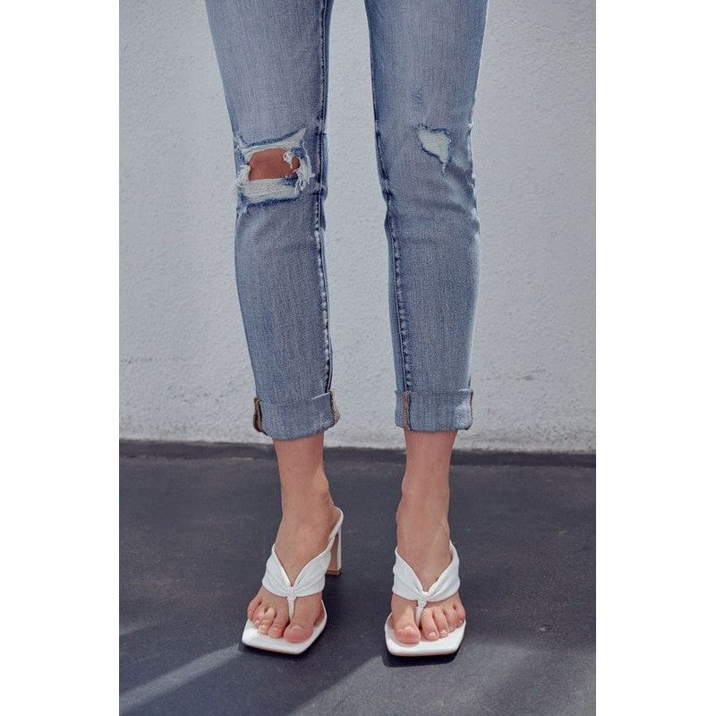 Mid rise button Fly Mom Jeans