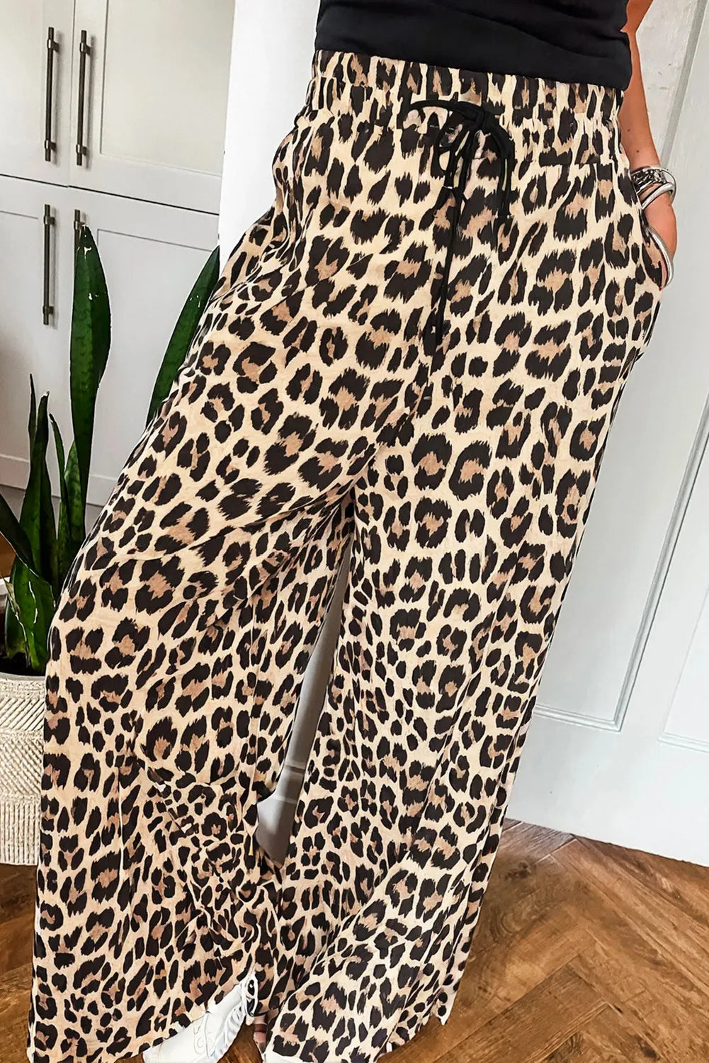 Flowy leopard wide leg pants with drawstring
