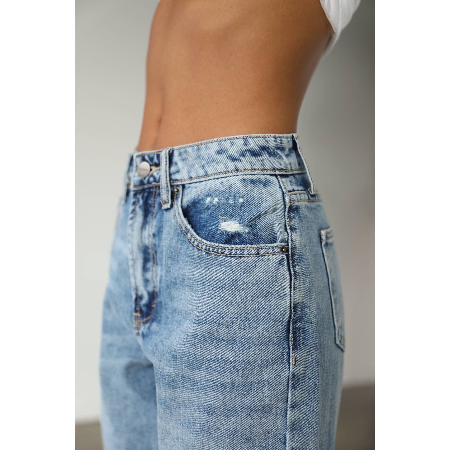 High Rise Straight Leg Denim Jeans- 7138