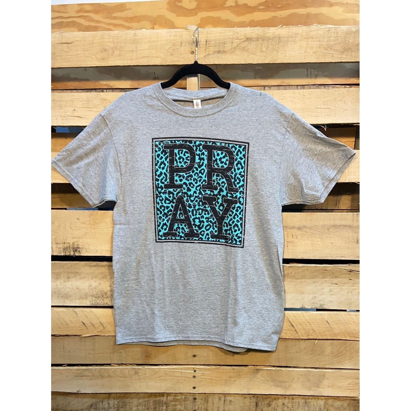 Leopard pray t-shirt