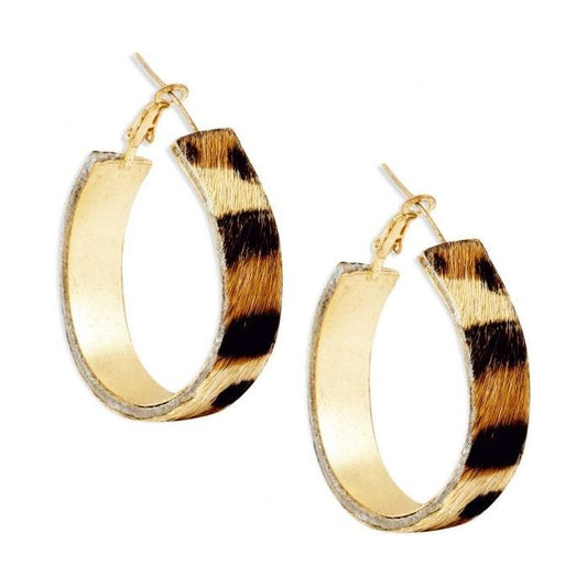 Sleek golden earrings